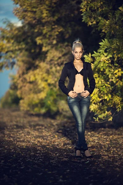 güzel sarışın kız