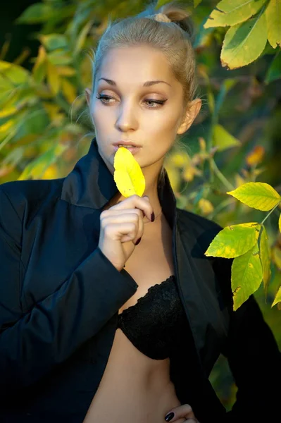 güzel sarışın kız