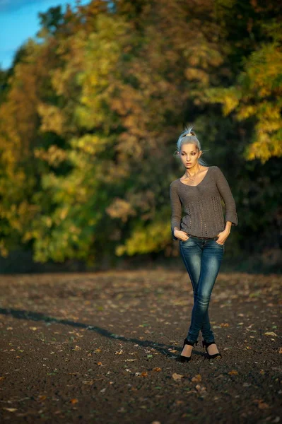 güzel sarışın kız