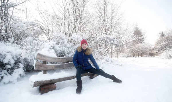 Menina de inverno bonita — Fotografia de Stock