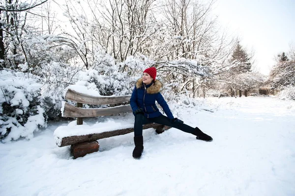 Menina de inverno bonita — Fotografia de Stock