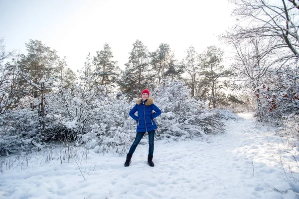 Menina de inverno bonita — Fotografia de Stock