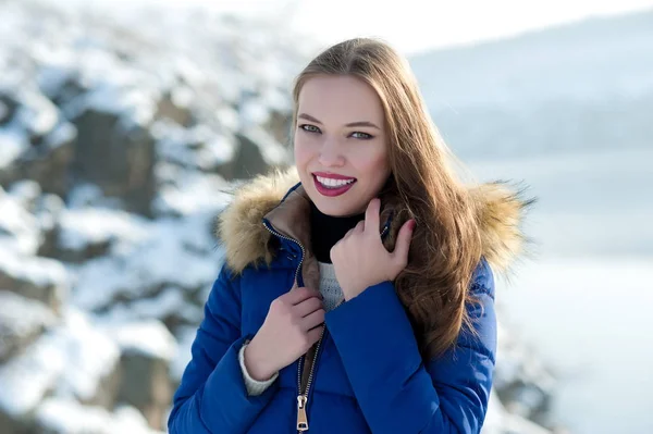 아름 다운 겨울 소녀 — 스톡 사진
