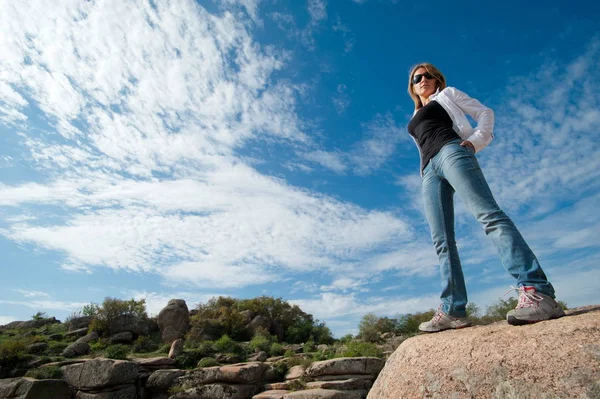 Beautiful girl outdoors — Stock Photo, Image