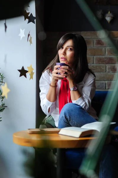 Portrait Beautiful Brunette Girl White Shirt Table Cafe Cup Coffee — Stock Photo, Image