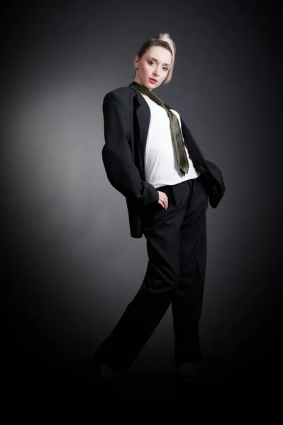 Schöne Sexy Junge Blonde Frau Einem Dunklen Business Anzug Weißem — Stockfoto