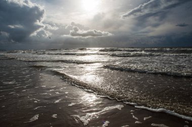 Baltık Denizi bulutlu gün