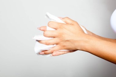 Islak mendil ile el Temizleme