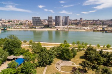 Belgrad 'daki binalar Belgrad, Sırbistan' da yeni bir dönem başlattılar.