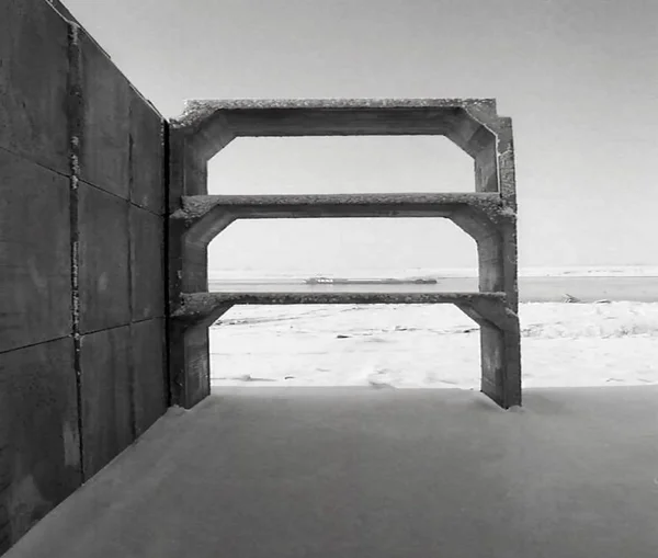 Beton elemanları, prefab.with nehir ve tekne.