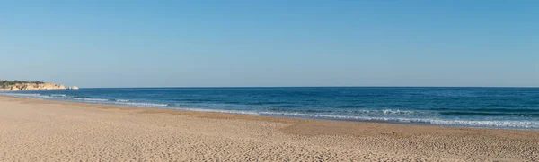 Praia de Alvor em Portimao, Algarve — Fotografia de Stock