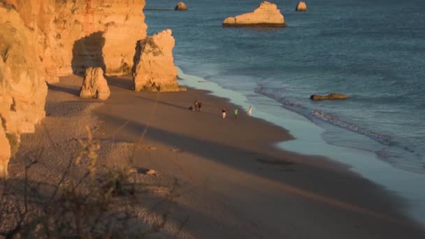 Praia da Rocha en Portimao, Portugal — Vídeos de Stock