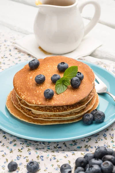 Panqueques con moras frescas — Foto de Stock