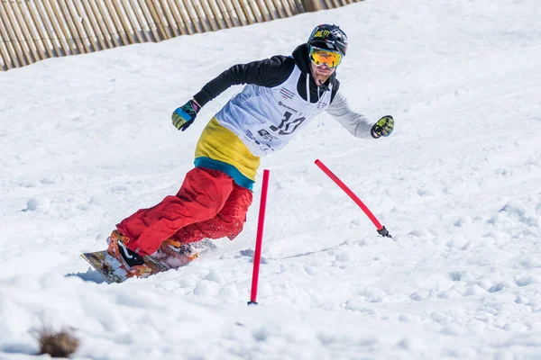 Michael Cruz během národní mistrovství Snowboard — Stock fotografie