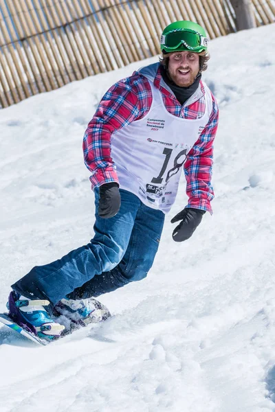 Diogo Pombeiro során a Snowboard országos bajnokság — Stock Fotó