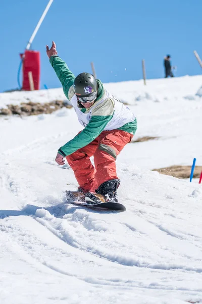A Snowboard nemzeti bajnokság közben Tiago Sousa — Stock Fotó