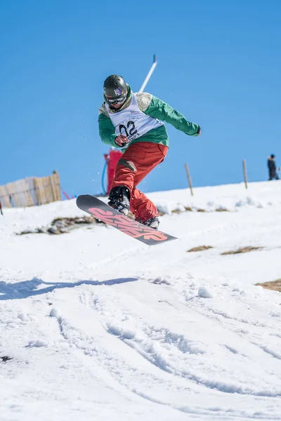 Tiago Sousa durante el Campeonato Nacional de Snowboard —  Fotos de Stock