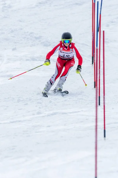 Marta Carvalho κατά τη διάρκεια του σκι εθνικά πρωταθλήματα — Φωτογραφία Αρχείου