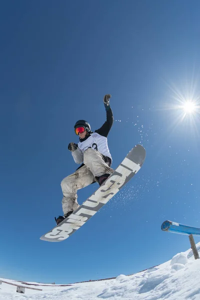 Robinson Weiske podczas Czempionatu Narodowego Snowboard — Zdjęcie stockowe