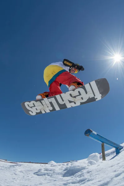 Michael Cruz durante o Campeonato Nacional de Snowboard — Fotografia de Stock