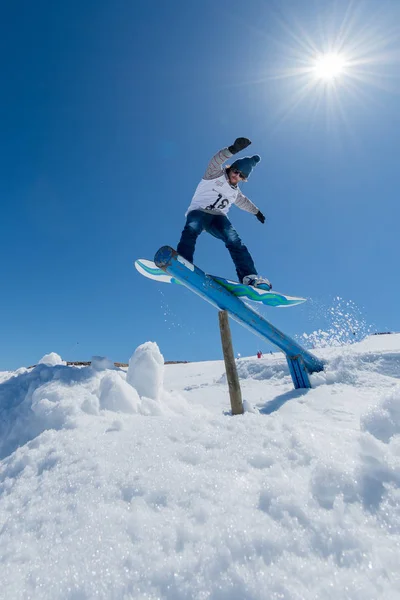 Ντιόγκο Pombeiro κατά τη διάρκεια του Snowboard εθνικά πρωταθλήματα — Φωτογραφία Αρχείου