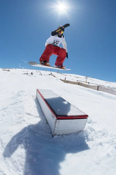 Michael Cruz podczas Czempionatu Narodowego Snowboard — Zdjęcie stockowe