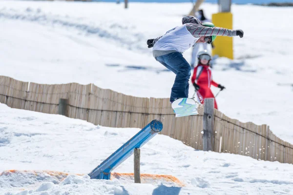 Diogo Pombeiro lors des championnats nationaux de snowboard — Photo