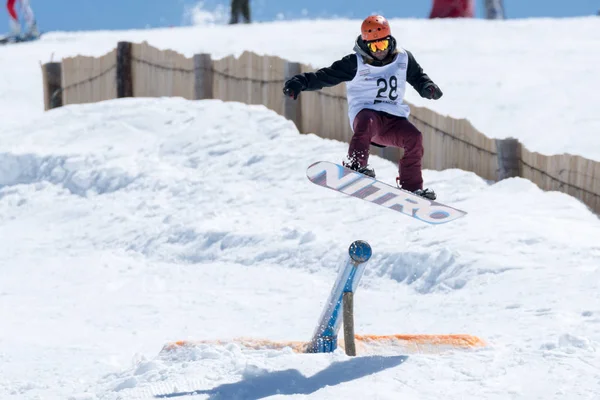 Miguel Brito lors des championnats nationaux de snowboard — Photo