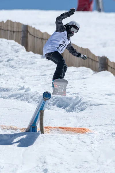 Barbara Almeida tijdens de nationale kampioenschappen Snowboard — Stockfoto