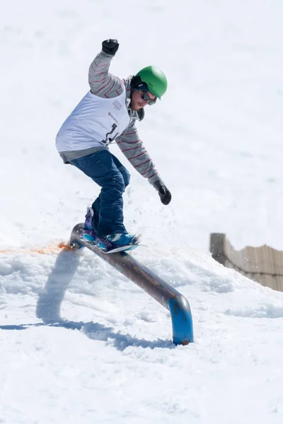 Ντιόγκο Pombeiro κατά τη διάρκεια του Snowboard εθνικά πρωταθλήματα — Φωτογραφία Αρχείου