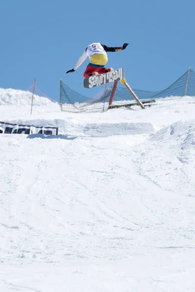 Michael Cruz durante el Campeonato Nacional de Snowboard —  Fotos de Stock