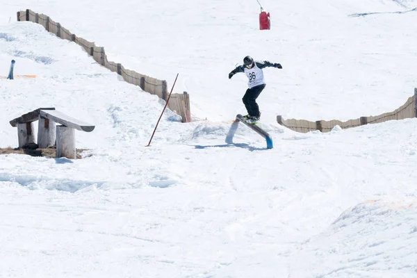 Pedro Sezulfe lors des championnats nationaux de snowboard — Photo