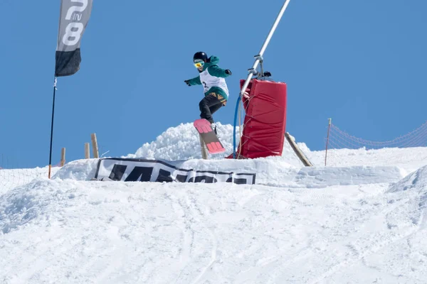 Ines Rainho během národní mistrovství Snowboard — Stock fotografie