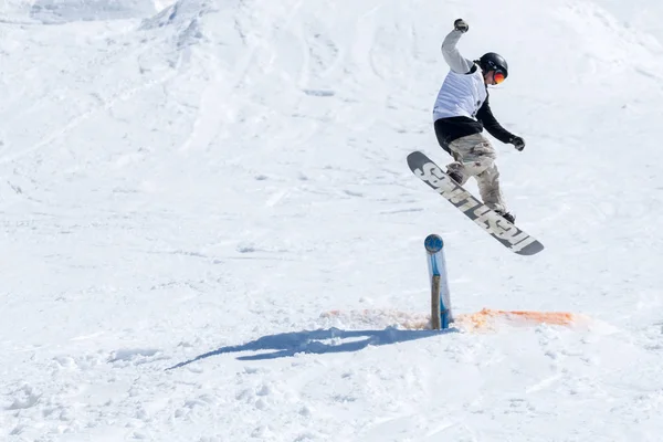 Robinson Weiske durante el Campeonato Nacional de Snowboard —  Fotos de Stock