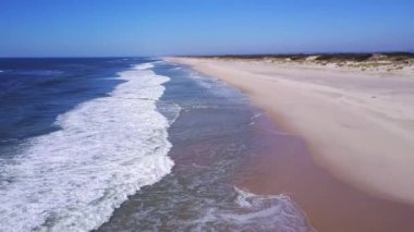 Kum plaj sahil uçan düşük