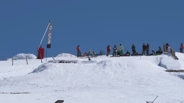 Гильерме Лопес на чемпионате страны по сноуборду — стоковое видео