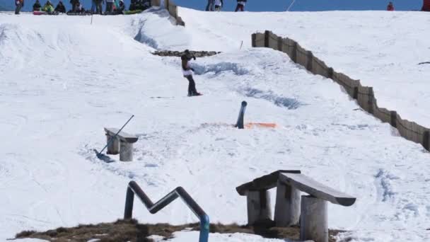 Ricardo Lopes durante o Campeonato Nacional de Snowboard — Vídeo de Stock