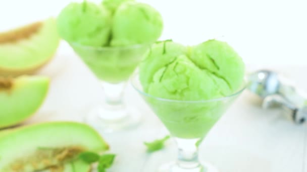 Melon flavored ice-cream — Stock Video