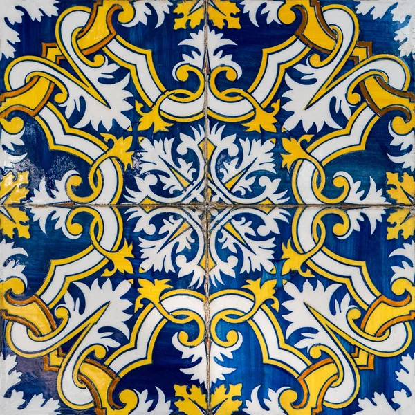 Azulejos tradicionales esmaltados portugueses — Foto de Stock