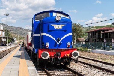 Tarihi tren Tua'nın tren istasyonu