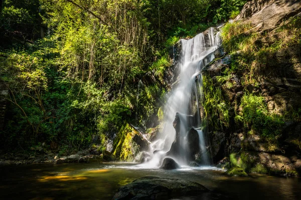 Bella cascata a Cabreia Portogallo — Foto Stock