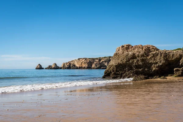 Pláž praia da rocha — Stock fotografie