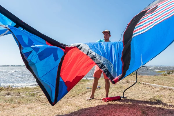 Kite Surfer preparaten — Stockfoto