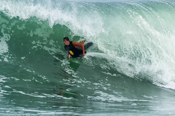 Bodyboarder в дії — стокове фото