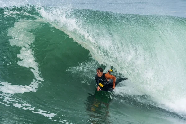 Bodyboarder в дії — стокове фото