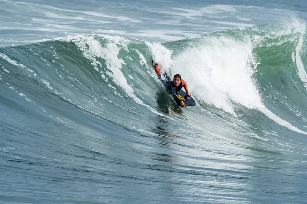 Bodyboarder в дії — стокове фото