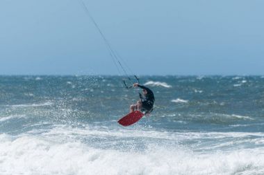 kiteboarder sörf keyfini