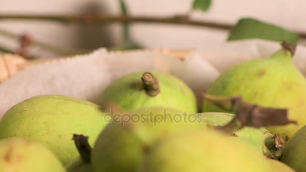 Delicious figs on kitchen coutertop — Stock Video