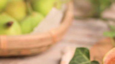 Mutfak coutertop üzerinde lezzetli incir