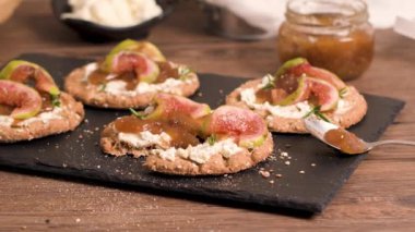 Tahıllı crispread meze